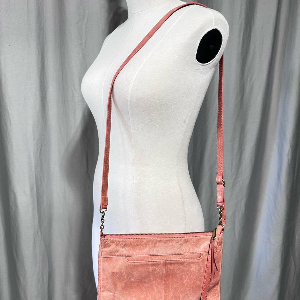 HOBO Stroll Slim Crossbody Bag Peach Leather Wallet Purse Organizer Bag - Picture 9 of 9
